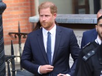 ヘンリー王子、警察による警護を求めた裁判で敗れる