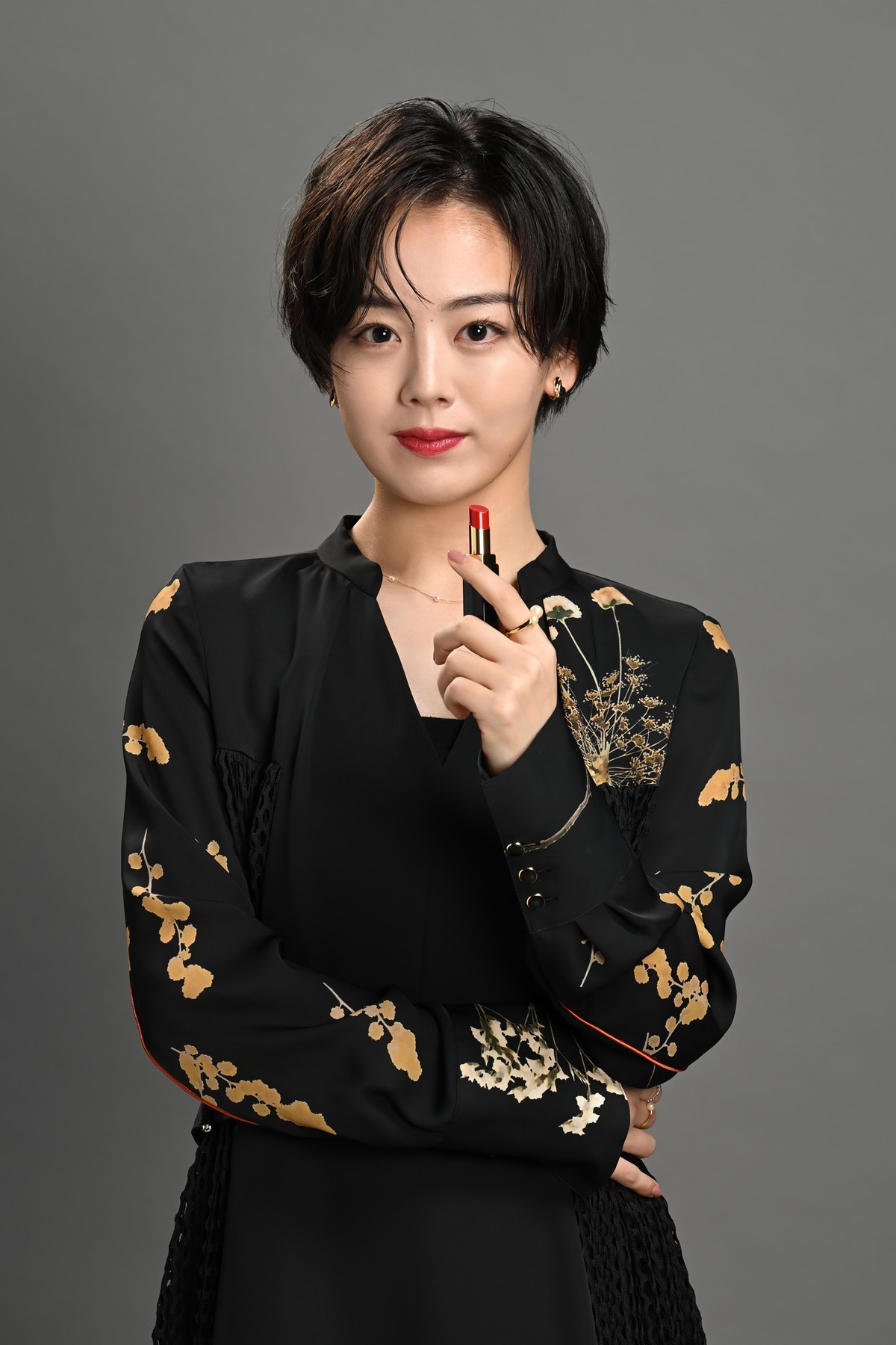 伊原六花、地上波連ドラ初主演で復讐に燃えるシングルマザーに！　『肝臓を奪われた妻』4.2スタート
