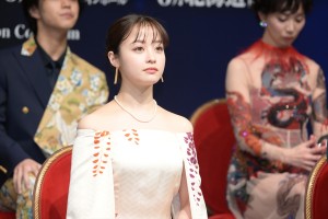 橋本環奈、舞台『千と千尋の神隠し』製作会見に登場