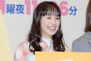 関水渚、ドラマ『ブラックガールズトーク』記者会見に登場