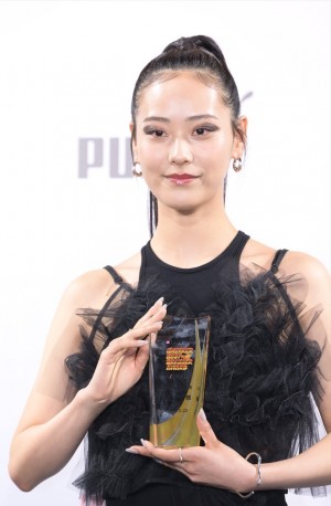 Miyu、『atmos presents SNEAKER BEST DRESSER AWARD 2024 授賞式・記者発表会』に登場