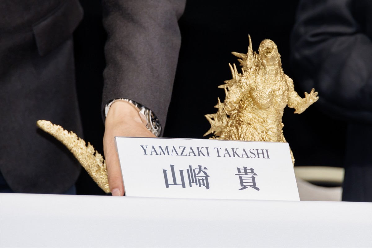 浜辺美波、『ゴジラ-1.0』アカデミー賞受賞を祝福　オスカー像は「思っていたよりすっごく重たい」
