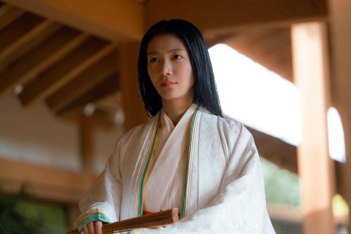 『光る君へ』第10回　“まひろ”吉高由里子、“道長”柄本佑から届いた恋文の返事をしたためる