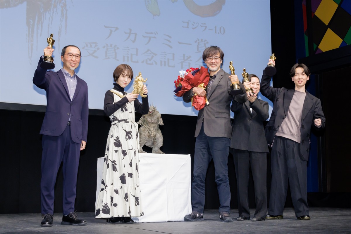 浜辺美波、『ゴジラ-1.0』アカデミー賞受賞を祝福　オスカー像は「思っていたよりすっごく重たい」
