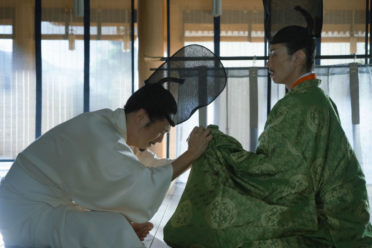 『光る君へ』“道隆”井浦新、狂気じみた行動にネット騒然「ホラーがすぎる…」（ネタバレあり）