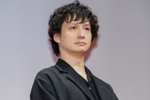 安藤政信、映画『かくしごと』完成披露舞台挨拶に登場