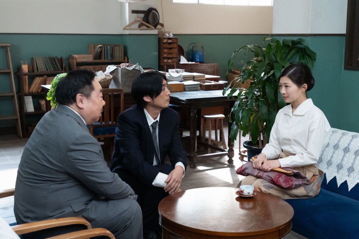 明日の『虎に翼』“寅子”伊藤沙莉、体調が優れない“直言”岡部たかしの秘密を知る
