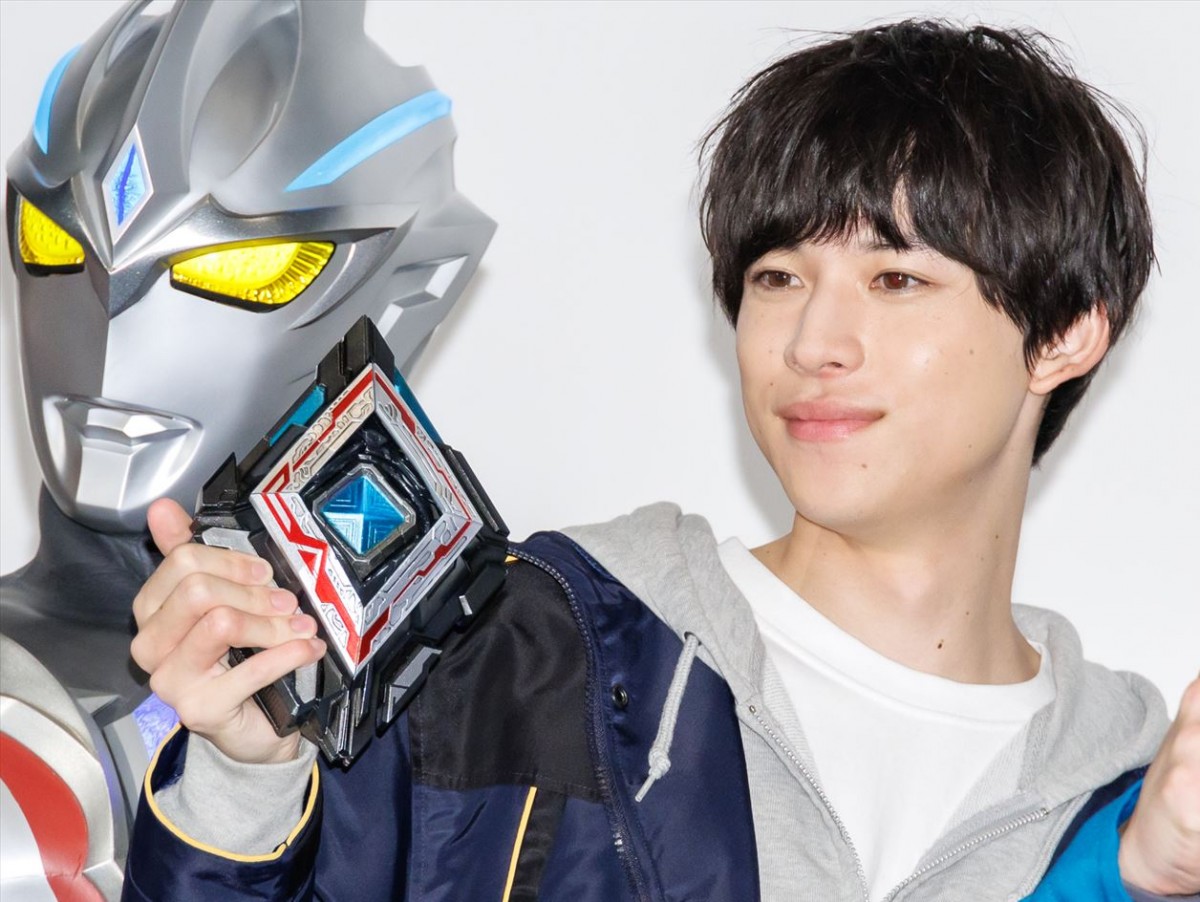 『ウルトラマンブレーザー』グランドフィナーレ “ブレーザー”蕨野友也＆“アーク”戸塚有輝＆“デッカー”松本大輝の変身に会場沸く