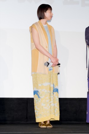 夏帆、映画『違国日記』完成披露上映会に登場