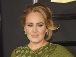 アデルが同性愛差別発言のファンを咎める「馬鹿げた真似しないでよ」