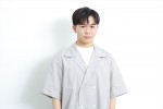 鈴木福（ヘアメイク：堀川知佳　スタイリスト：作山直紀）