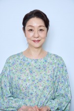 ドラマ『どうか私より不幸でいて下さい』に出演する山下容莉枝