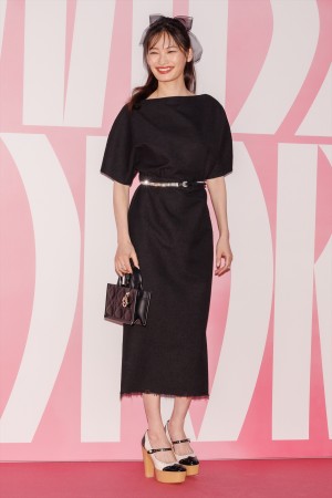 大政絢、「ミスディオール展覧会　ある女性の物語」に登場