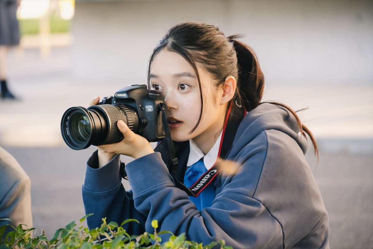 櫻坂46・藤吉夏鈴主演『新米記者トロッ子』新場面写真解禁　個性豊かなキャラクターも明らかに！