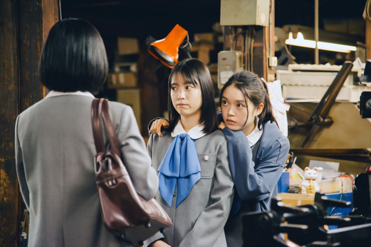 櫻坂46・藤吉夏鈴主演『新米記者トロッ子』新場面写真解禁　個性豊かなキャラクターも明らかに！