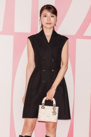 有村架純、「ミスディオール展覧会　ある女性の物語」に登場