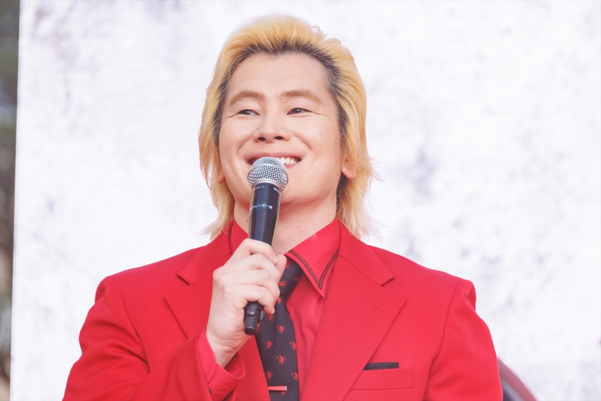 ダンディ坂野「クビにならないように頑張りたい」　自虐で笑い誘う