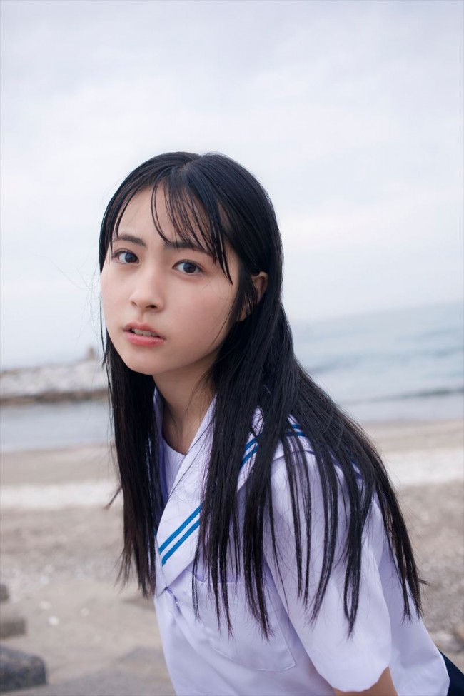 LinQ(リンク)の有村南海デジタル写真集『奇跡はいつも福岡から起こる』より
