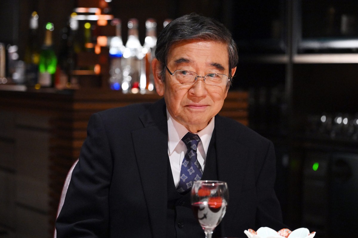『ブラックペアン』石坂浩二が登場　「いきなり白い巨塔に」「東教授」「貫禄が凄い」と反響