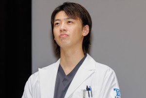 竹内涼真、日曜劇場『ブラックペアン シーズン2』第1話プレミアム試写会＆舞台挨拶に登場