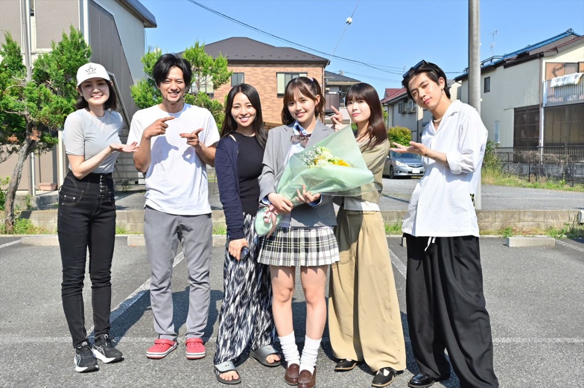 乃木坂46・岩本蓮加×竹財輝之助W主演『そんな家族なら捨てちゃえば？』クランクアップ！　キャスト陣のコメント到着