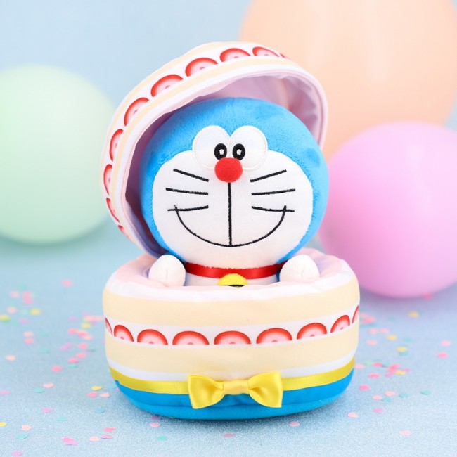 ドラえもんの“バースデイ記念グッズ”登場！　ケーキ型のぬいぐるみや限定切手などを展開