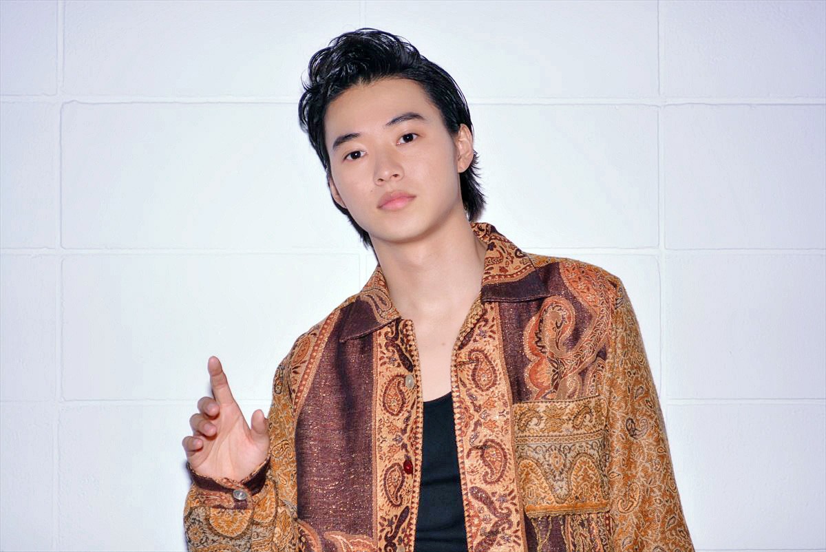 実は天然王子！　30歳になった山崎賢人のおちゃめエピソード5選　菅田将暉や吉沢亮が明かす！
