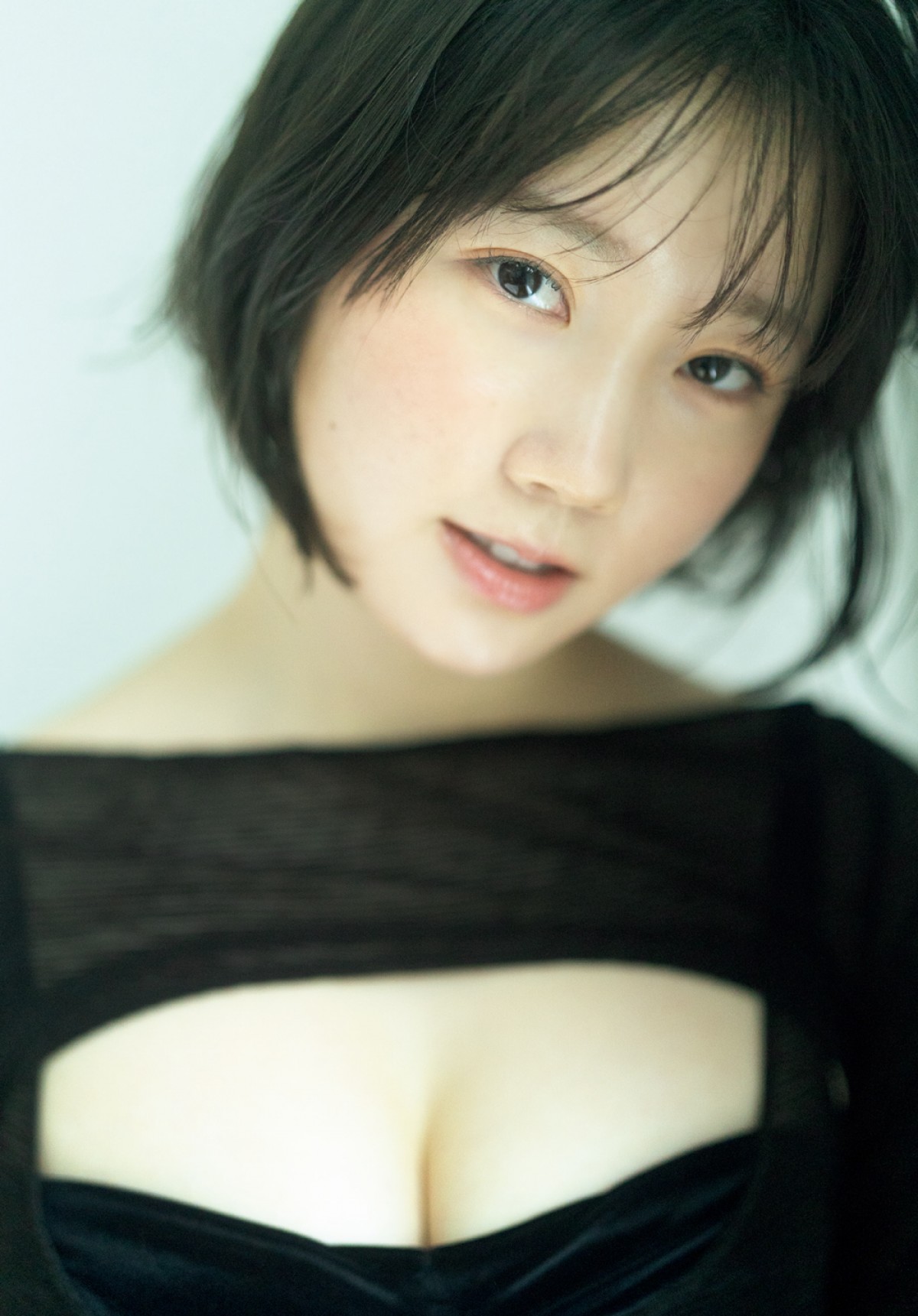冨里奈央が巻頭16P！　乃木坂46特集号　菅原咲月はグラビア初登場