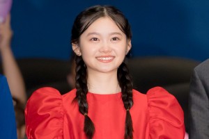 鈴川紗由、映画『きみの色』初日舞台挨拶に登場