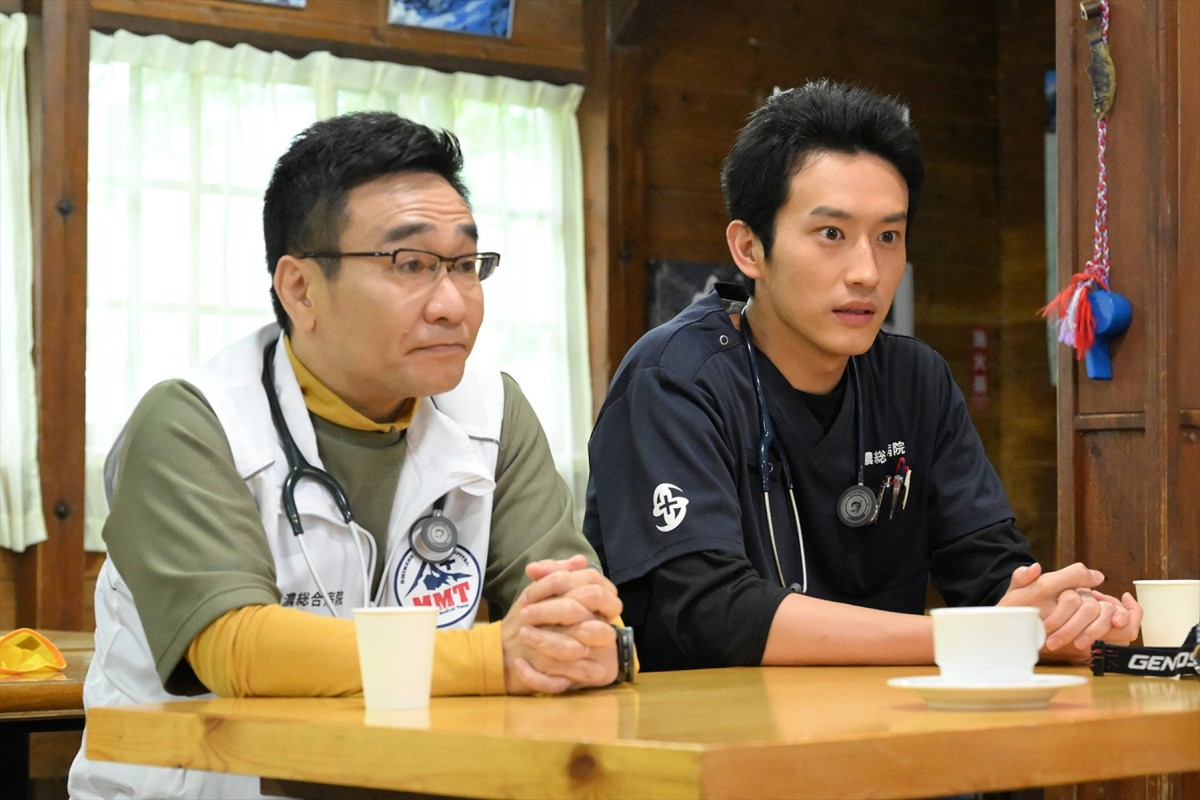 『マウンテンドクター』第5話　山小屋診療所の“小宮山”八嶋智人に熊に襲われた登山客の知らせが