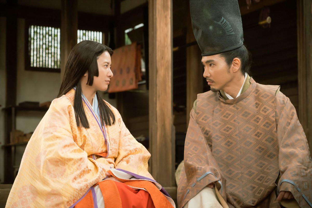 『光る君へ』“まひろ”吉高由里子、ついに『源氏物語』に着手　ネット歓喜も意味深ラストに騒然「機嫌損ねたか？」
