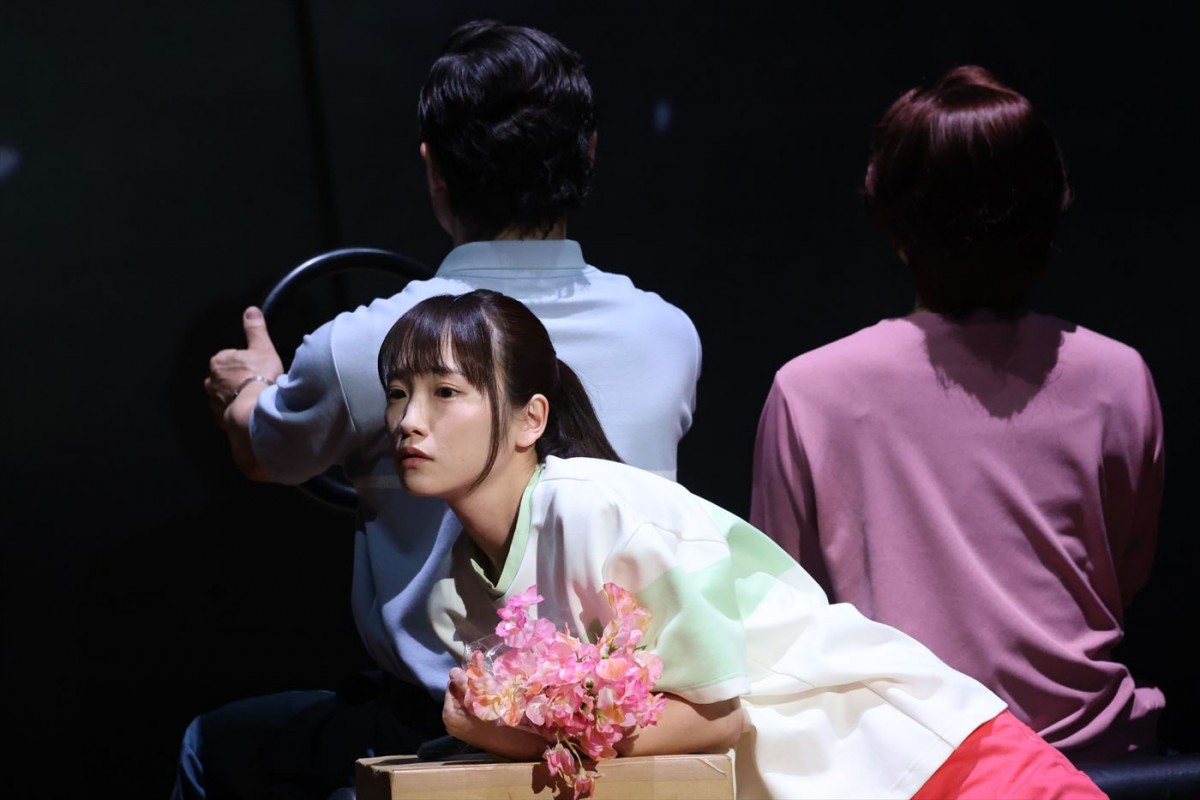 舞台『千と千尋の神隠し』ロンドン千穐楽！　橋本環奈、上白石萌音、川栄李奈、福地桃子が感謝の言葉