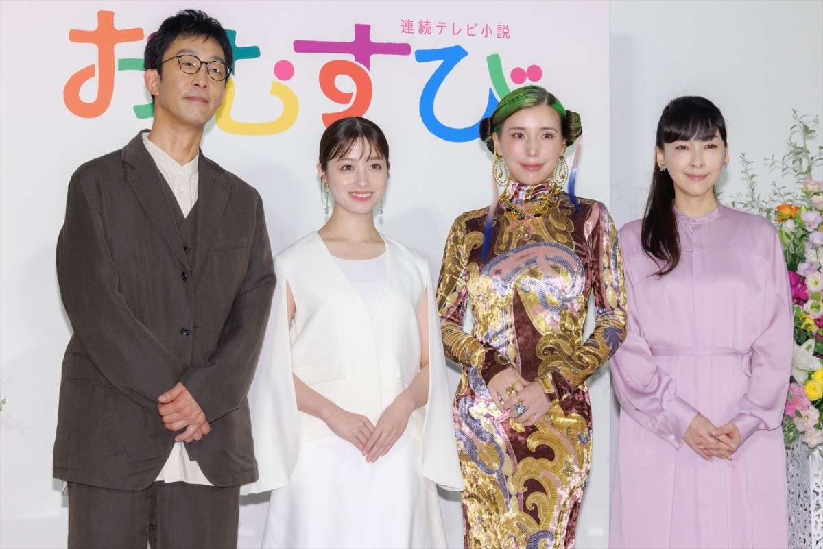 橋本環奈、“ギャル”ビジュアルに仲里依紗が感激「キングオブギャル！」