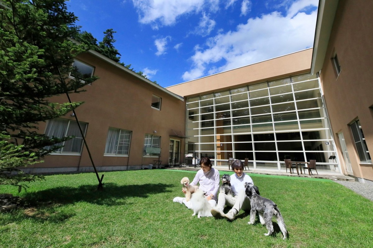 長野“愛犬家のための美食宿”が超快適！　森の中でサウナ＆温泉やドッグランを満喫