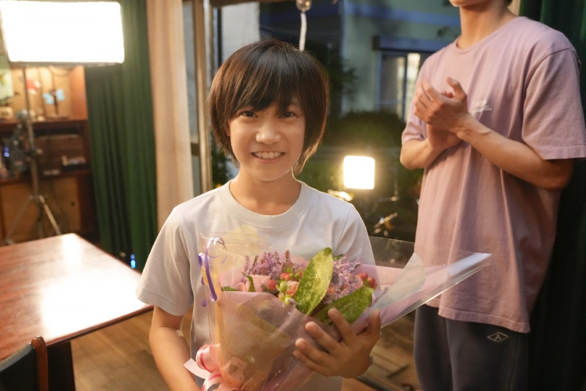 『うちの弟どもがすみません』“姉弟役”畑芽育、作間龍斗、那須雄登、織山尚大、内田煌音のクランクアップ写真到着