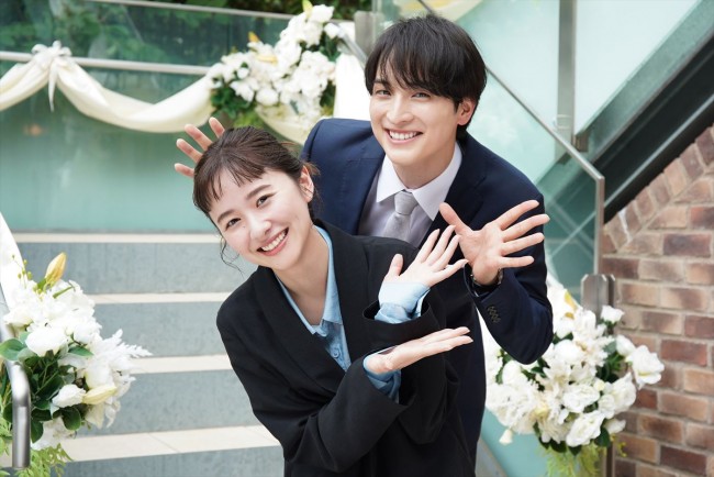 ドラマ『若草物語―恋する姉妹と恋せぬ私―』より(左から)主演・堀田真由、共演の一ノ瀬颯