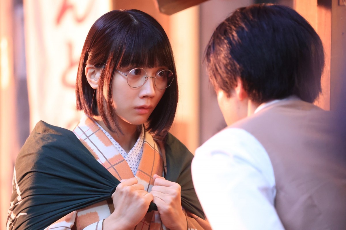 “貧乏探偵”鈴鹿央士×“能力者”松本穂香コンビが難事件を解決！　レトロ・ミステリー『嘘解きレトリック』スタート