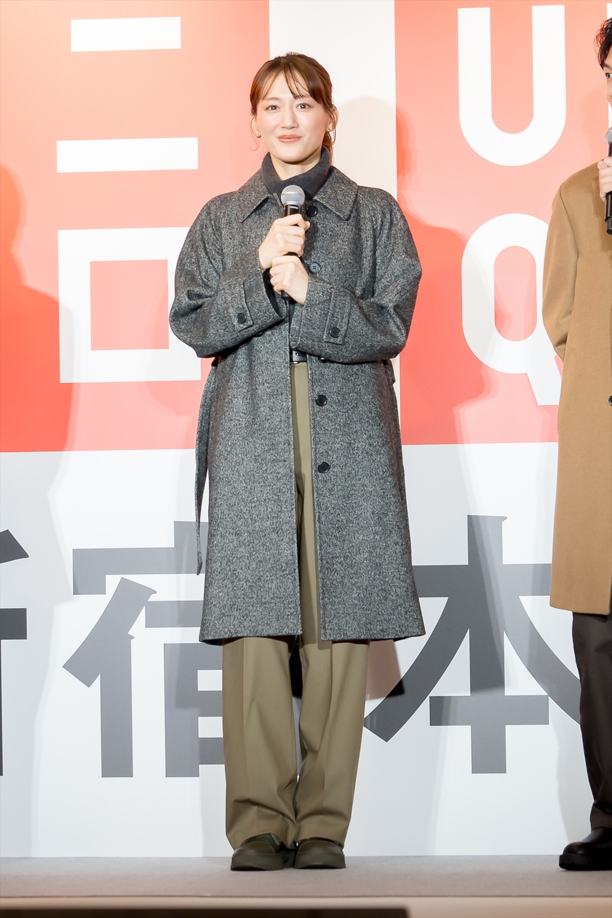 綾瀬はるか、かわいらしい勘違いに照れ笑い　松下洸平も笑顔でツッコミ