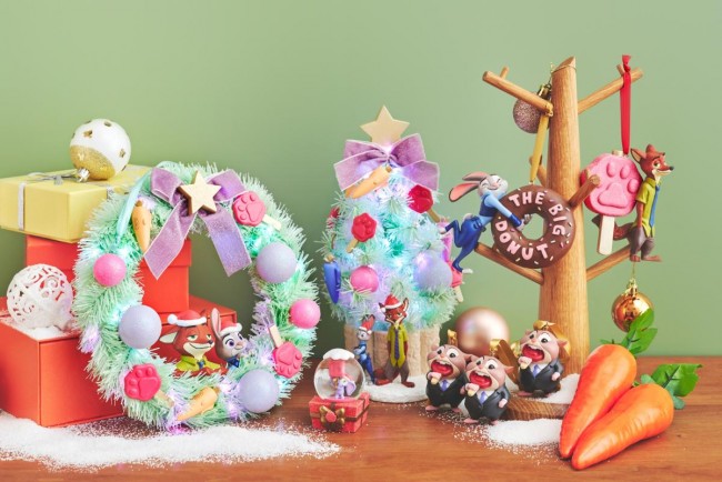 魅力的な 写真）「ディズニーストア」クリスマスグッズ発売 キーホルダー