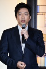 大沢たかお、「第50回衆議院議員総選挙」期日前投票デモンストレーション記者発表会に登場