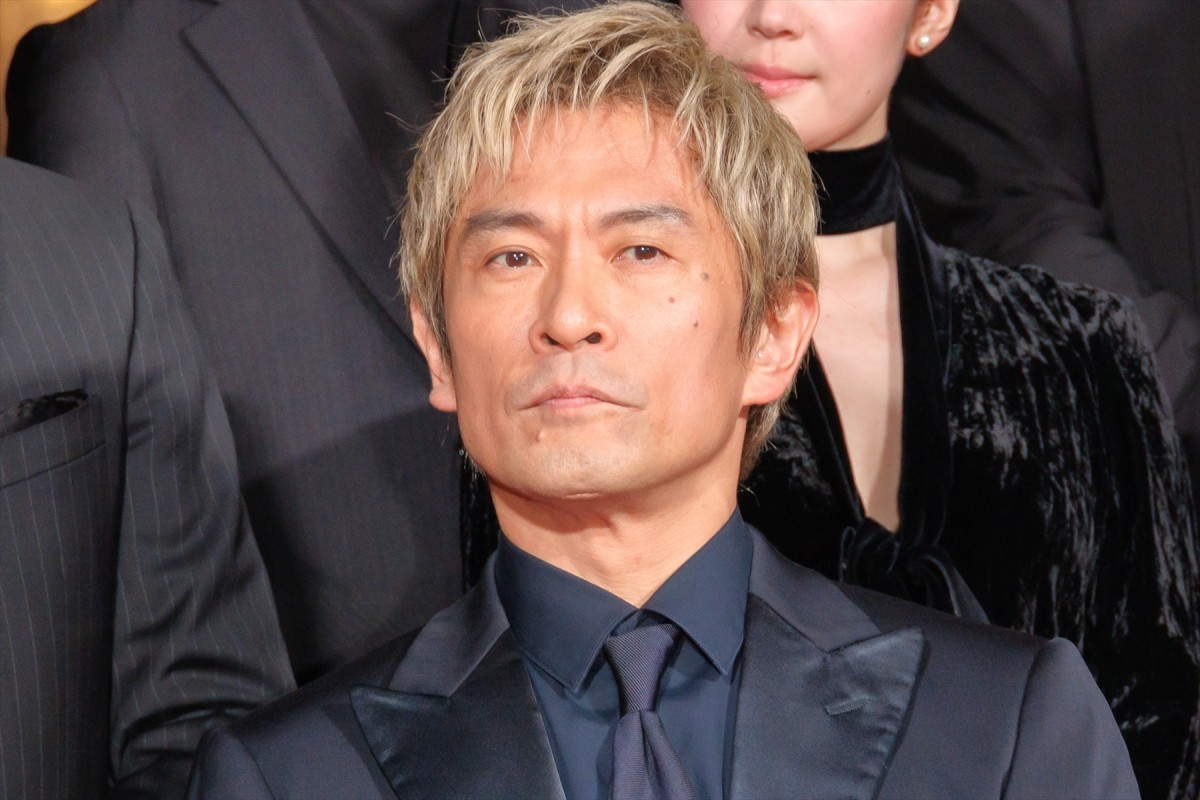 土屋太鳳、オフショルダードレスで登場　出演作公開に「胸がいっぱい」