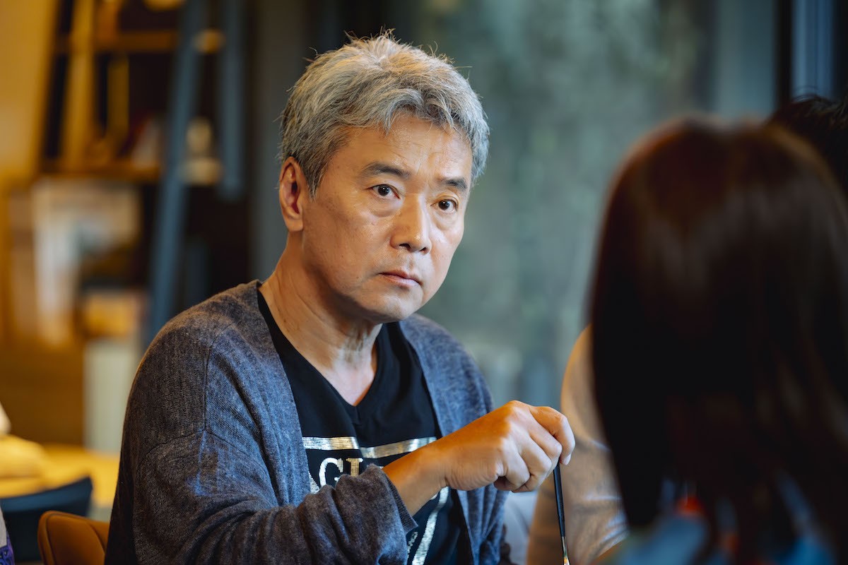 『海に眠るダイヤモンド』“鉄平”神木隆之介と“朝子”杉咲花、アイコンタクト→ハニカミにネット悶絶「可愛すぎて無理ッ」