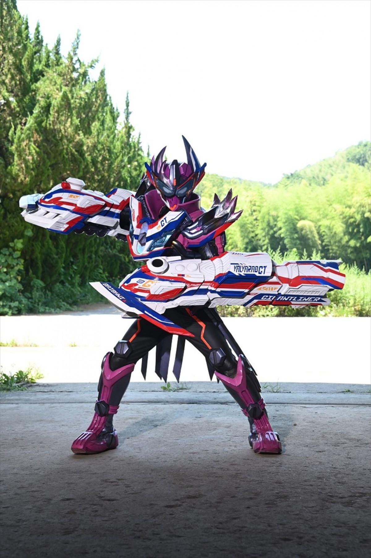 Vシネ『仮面ライダーガッチャード』“最強の敵”の声優が杉田智和に決定！　新フォームも解禁