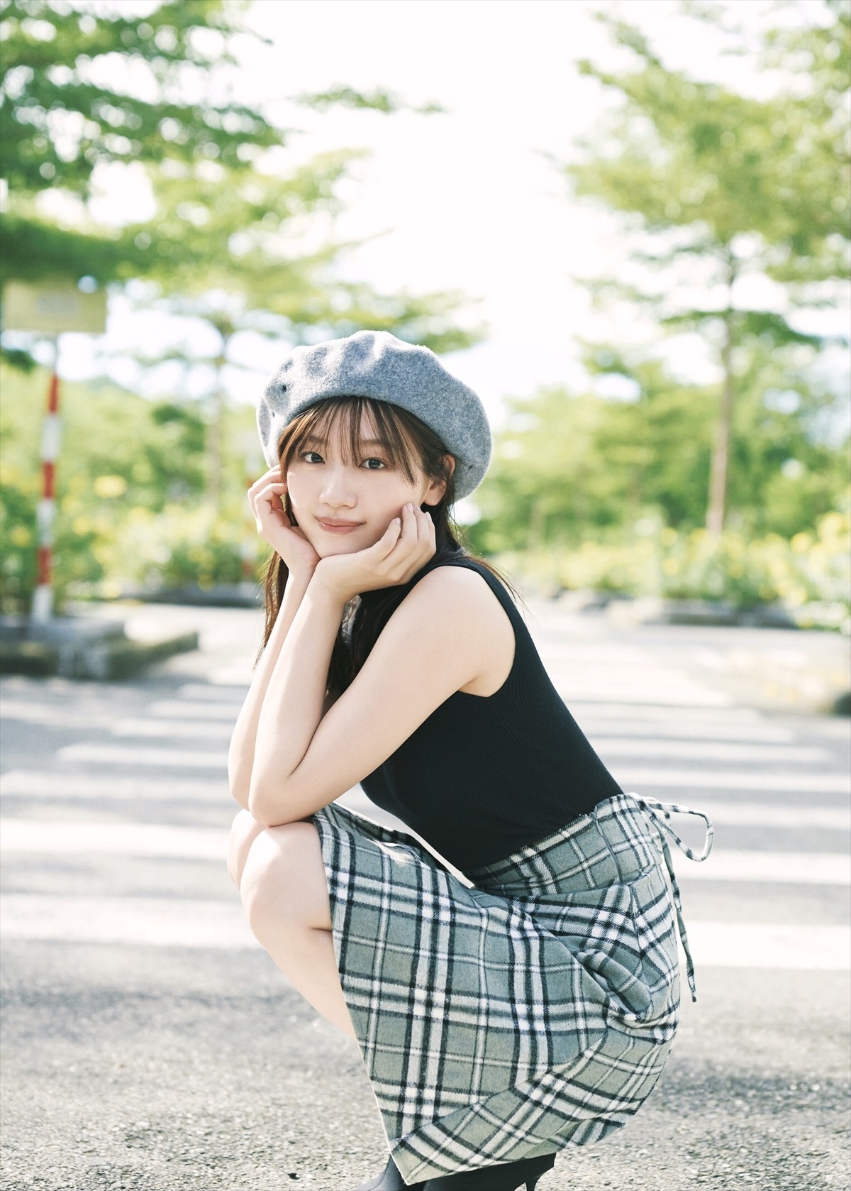 日向坂46・佐々木美玲1st写真集『陽射しのパレード』、4タイプの裏表紙＆秋元康コメント公開