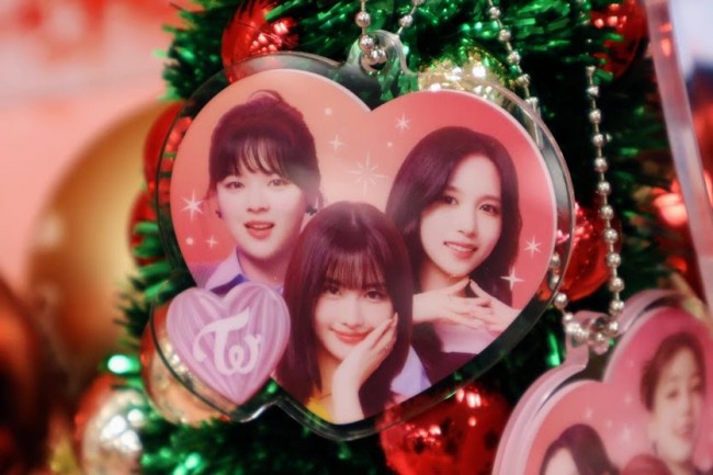 写真）“TWICEのクリスマスケーキが超かわいい！ LOVELYのピックで好き