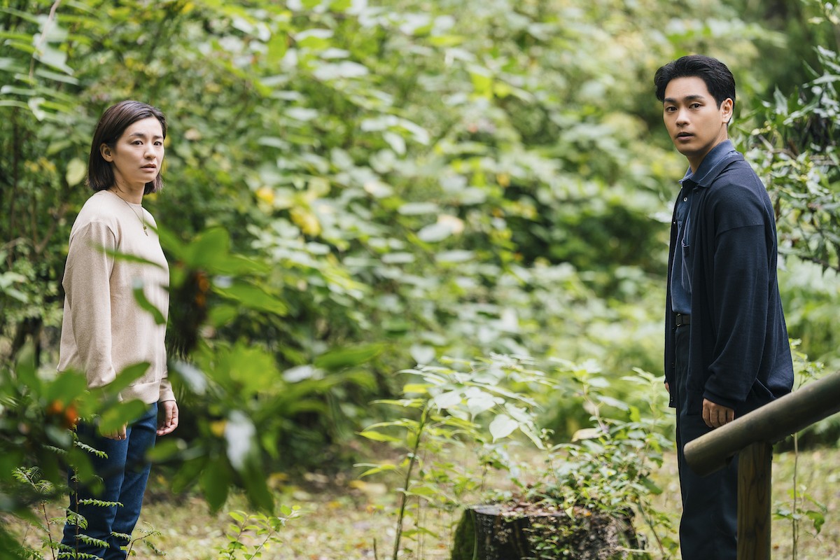 『ライオンの隠れ家』第8話　“洸人”柳楽優弥たちが釈放された“愛生”尾野真千子と再会