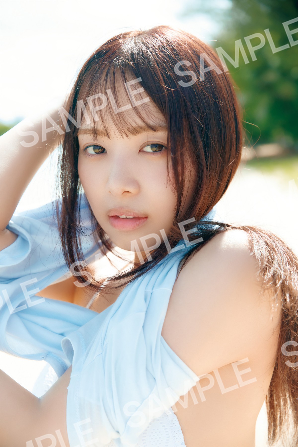 日向坂46・濱岸ひより1st写真集、封入ポストカードの絵柄公開　大人っぽい素顔も