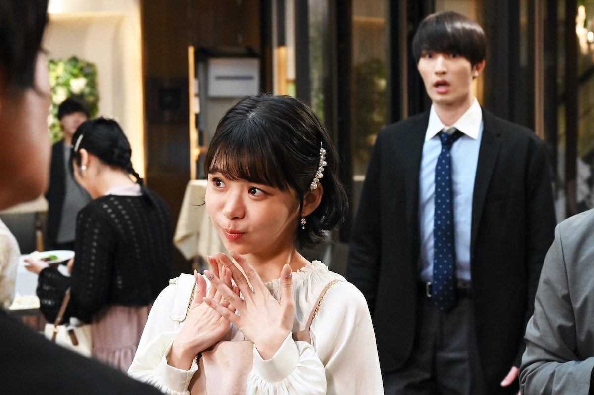 『モンスター』“亮子”趣里＆“杉浦”ジェシー、学生限定街コンに潜入　変身ぶりに「かわいい」の声続々