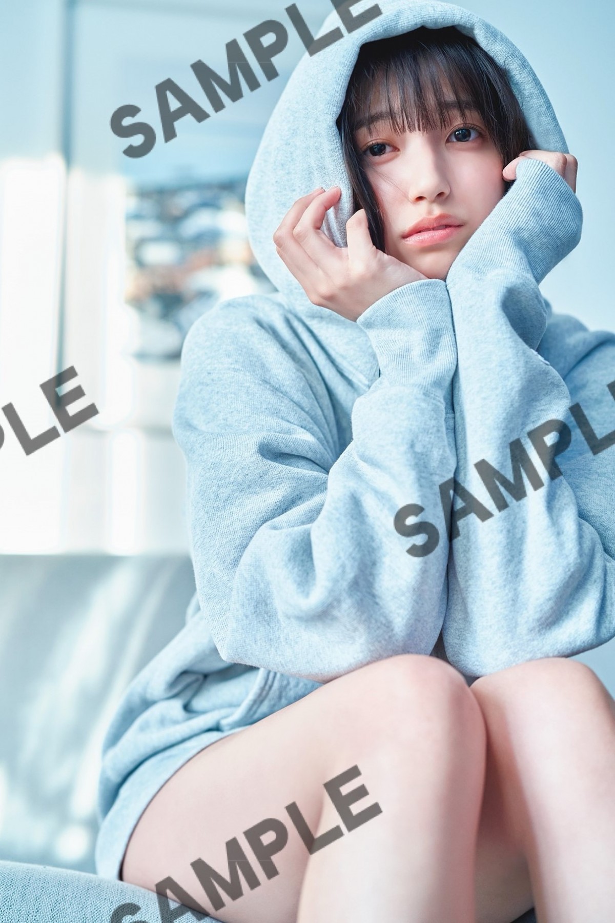 乃木坂46・五百城茉央「一番大好き！」　ブーゲンビリアに囲まれた写真集先行カット解禁