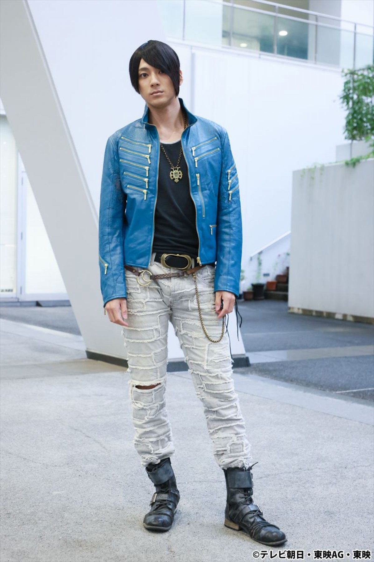 “ゴーカイブルー”山田裕貴、『ブンブンジャー』サプライズ出演！　後輩ヒーローを激励